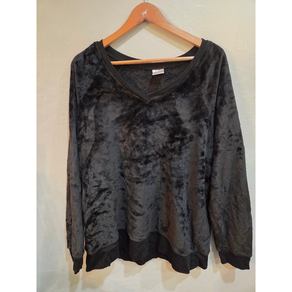 Secret Treasures Black Faux Fur V-Neck Sleepwear Top Plus Size 3X 22W-24W Womans